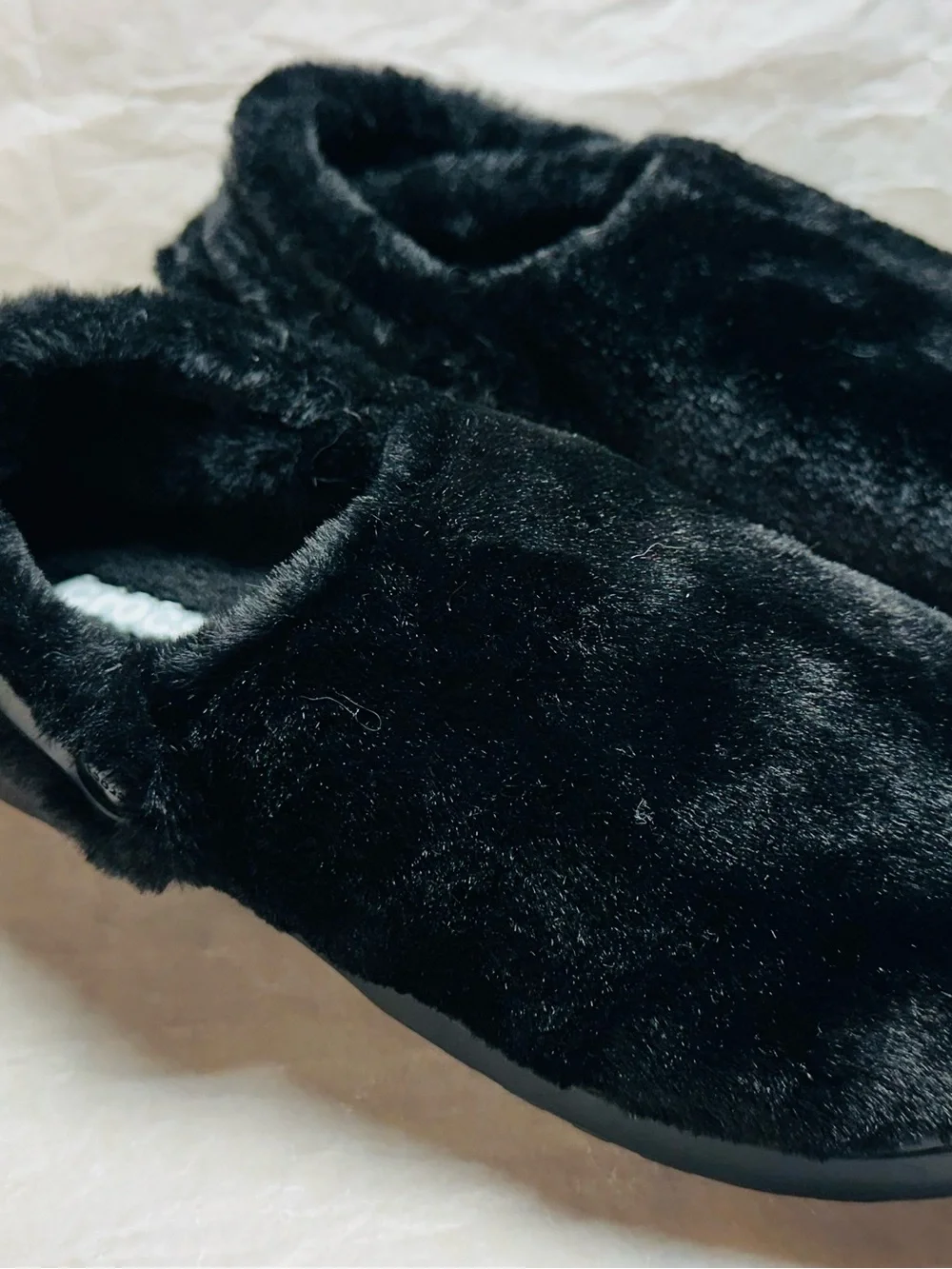 Crocs Men’s 12 Cozy Black Faux Fur Slippers